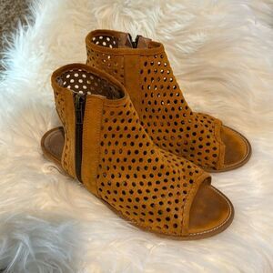 Musse & Cloud Aira Suede Gladiator Sandals, Size EU39 or 9, Anthropologie